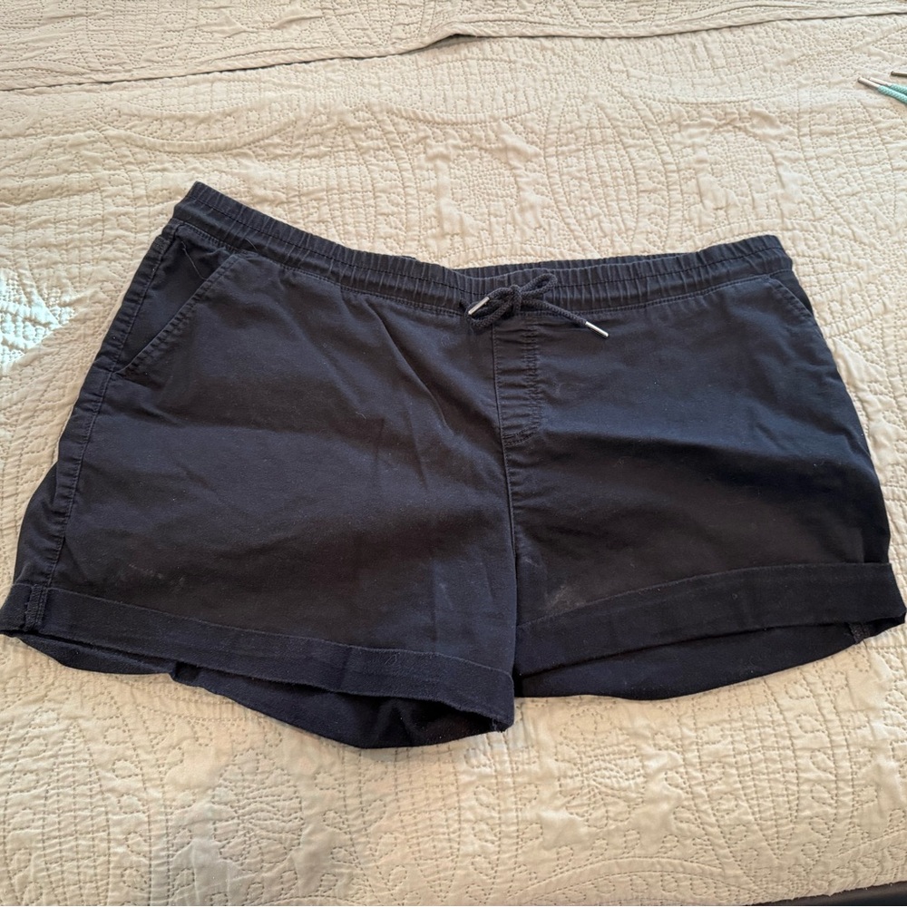 Time and Tru Women's Black  Shorts